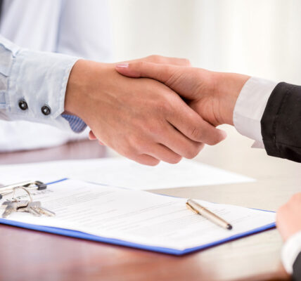 Navigating Commercial Contracts: Best Practices and Common Mistakes